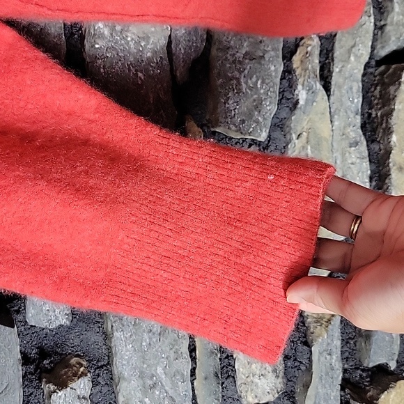 Women's Free People 100% cashmere orange sweater size large - Picture 4 of 9